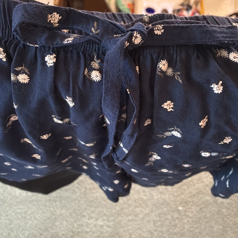 Adorable Flowered Vintage Sport Tie Shorts - Picture 4 of 11